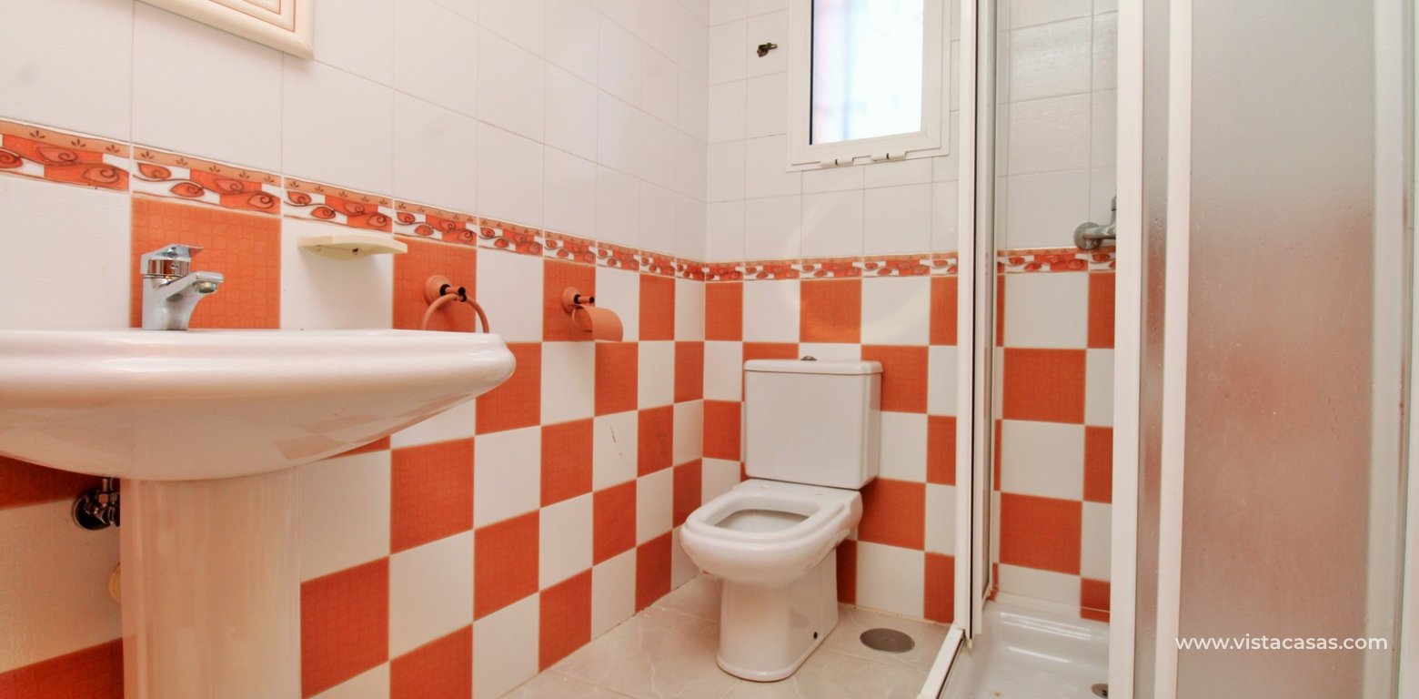3 bedroom duplex apartment in Parque del Duque Playa Flamenca en-suite bathroom