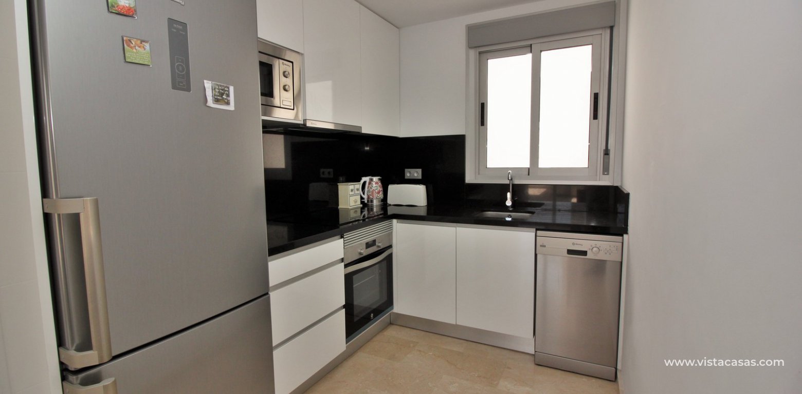 Penthouse apartment for sale in Sungolf Beach Villamartin kitchen