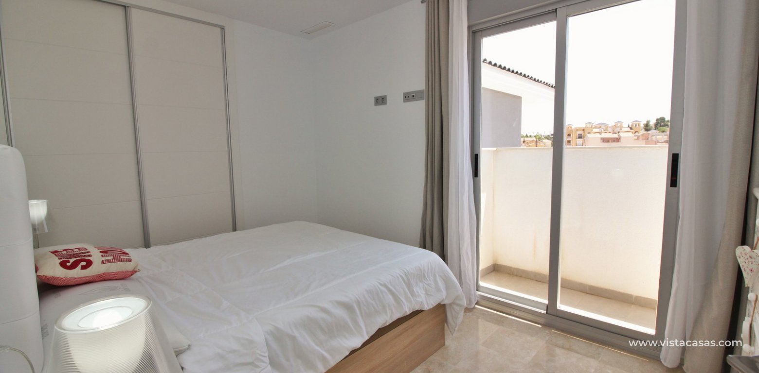 Penthouse apartment for sale in Sungolf Beach Villamartin master bedroom