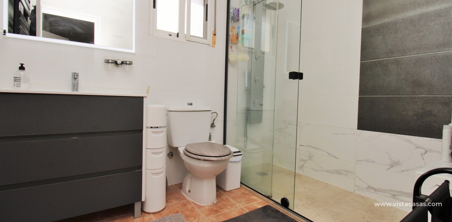 Detached 3 Bed Villa for sale Monte Golf Villamartin en-suite bathroom