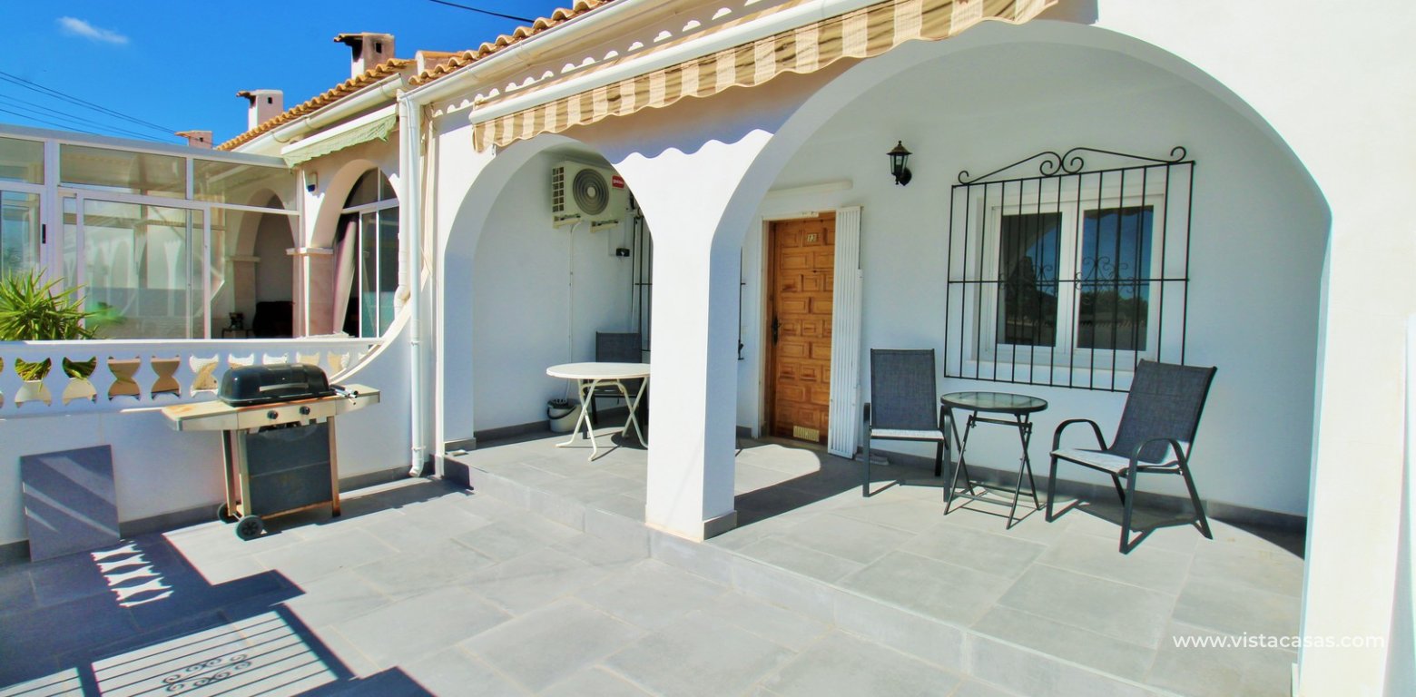 South-facing 2-bedroom bungalow for sale in Villamartin near La Fuente front
