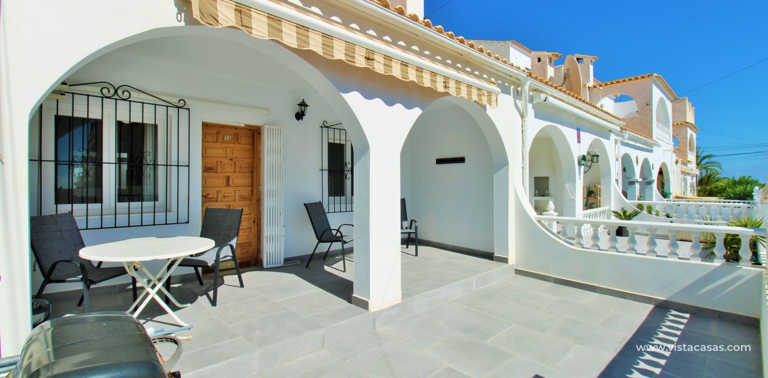 South-facing 2-bedroom bungalow for sale in Villamartin near La Fuente