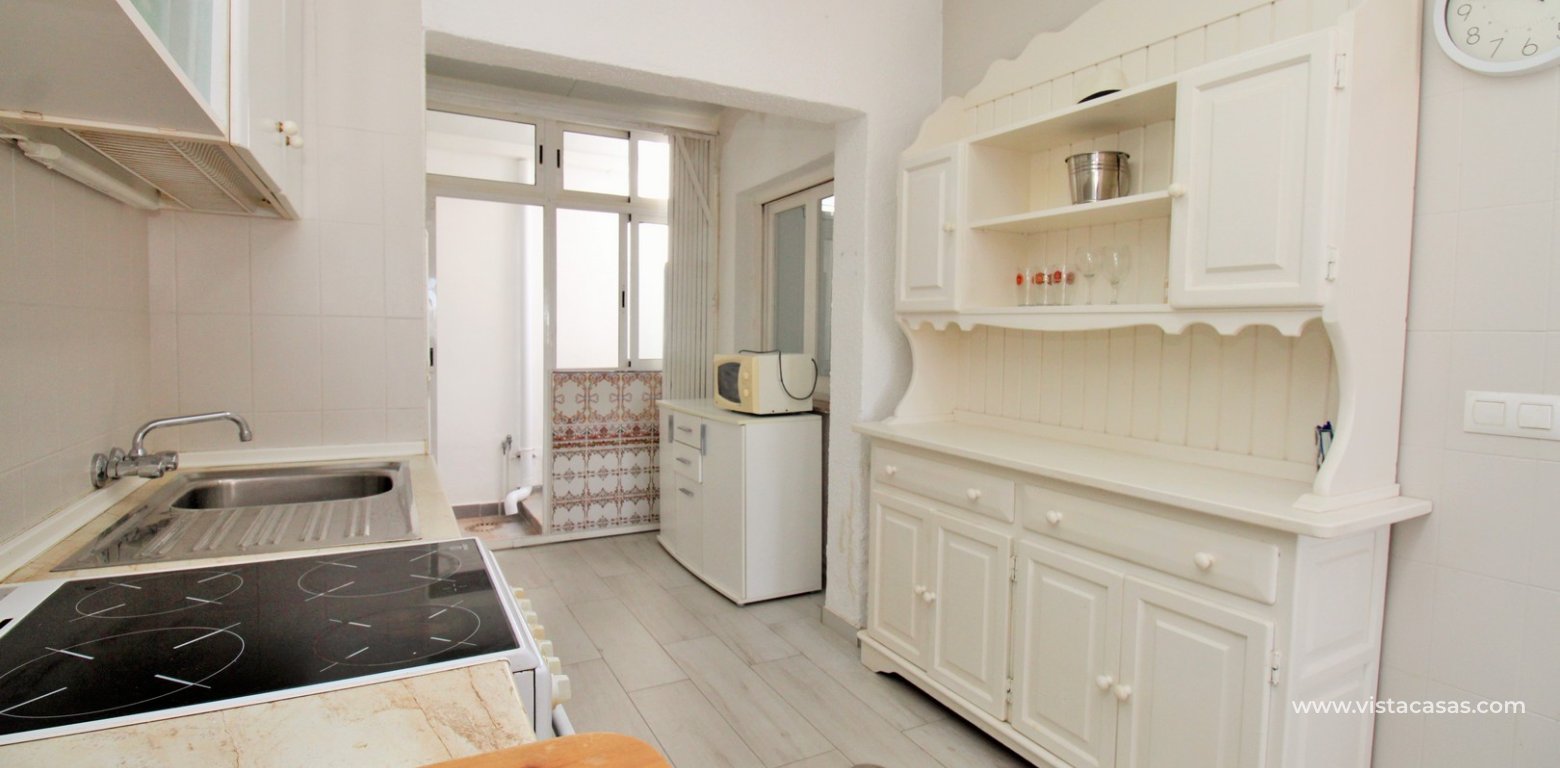 South-facing 2-bedroom bungalow for sale in Villamartin near La Fuente kitchen 2
