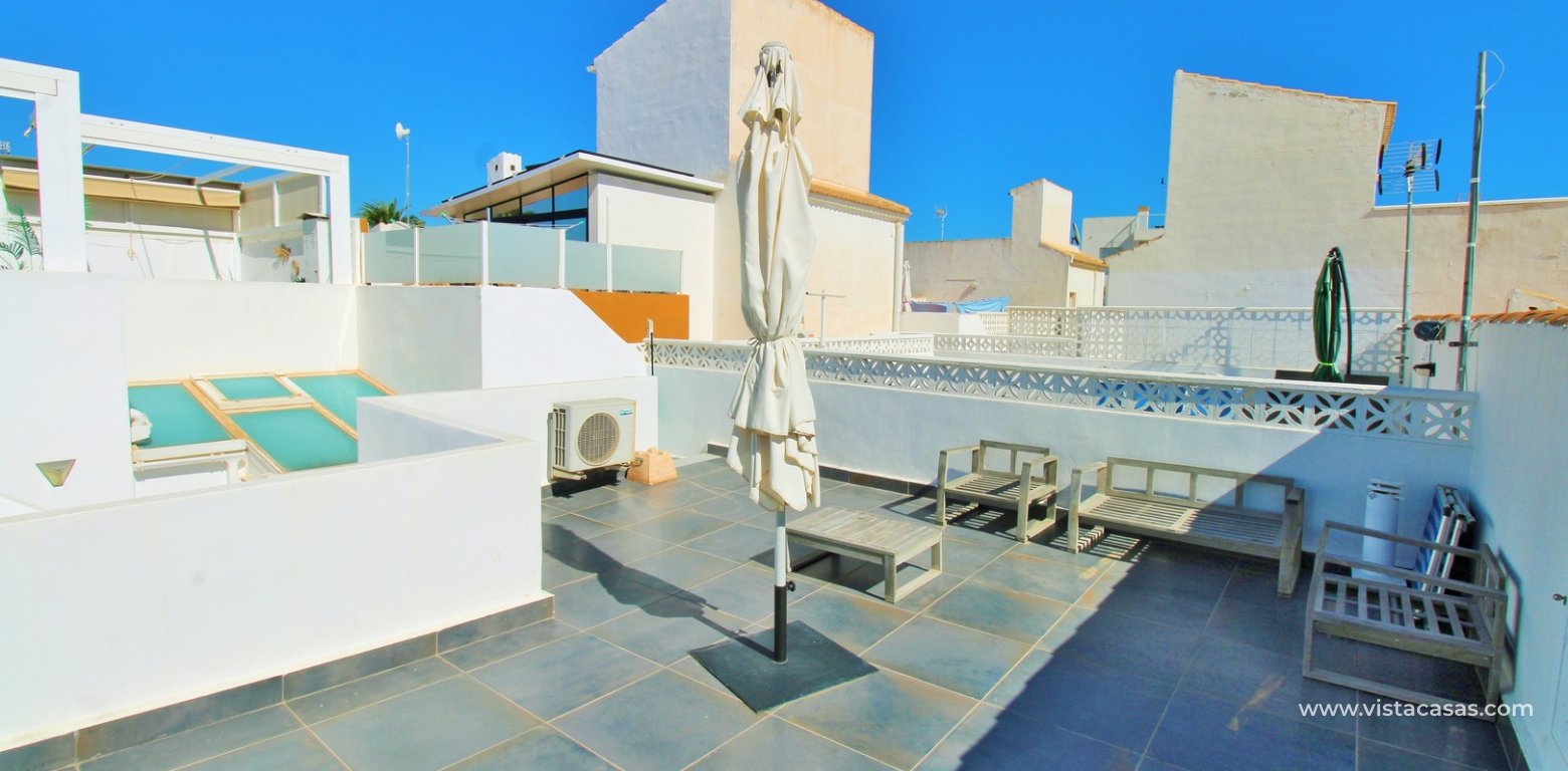 South-facing 2-bedroom bungalow for sale in Villamartin near La Fuente roof terrace
