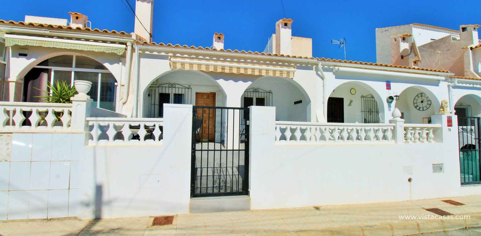 South-facing 2-bedroom bungalow for sale in Villamartin near La Fuente exterior