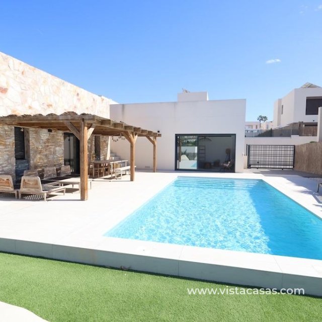 Villa - Resale - Algorfa - La Finca Golf Resort