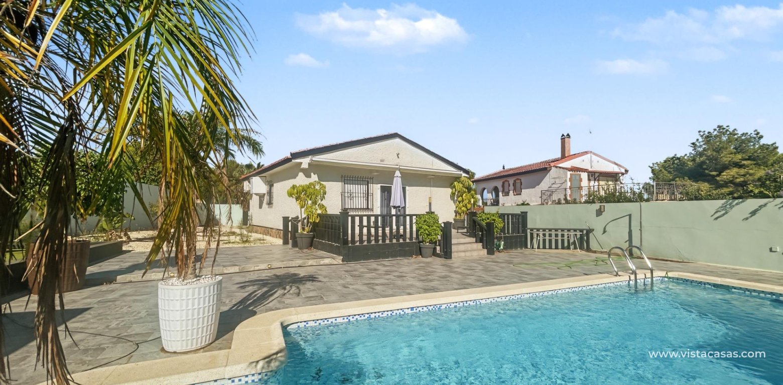 Resale - Villa - Pinar de Campoverde