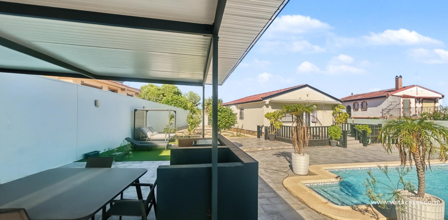 Resale - Villa - Pinar de Campoverde
