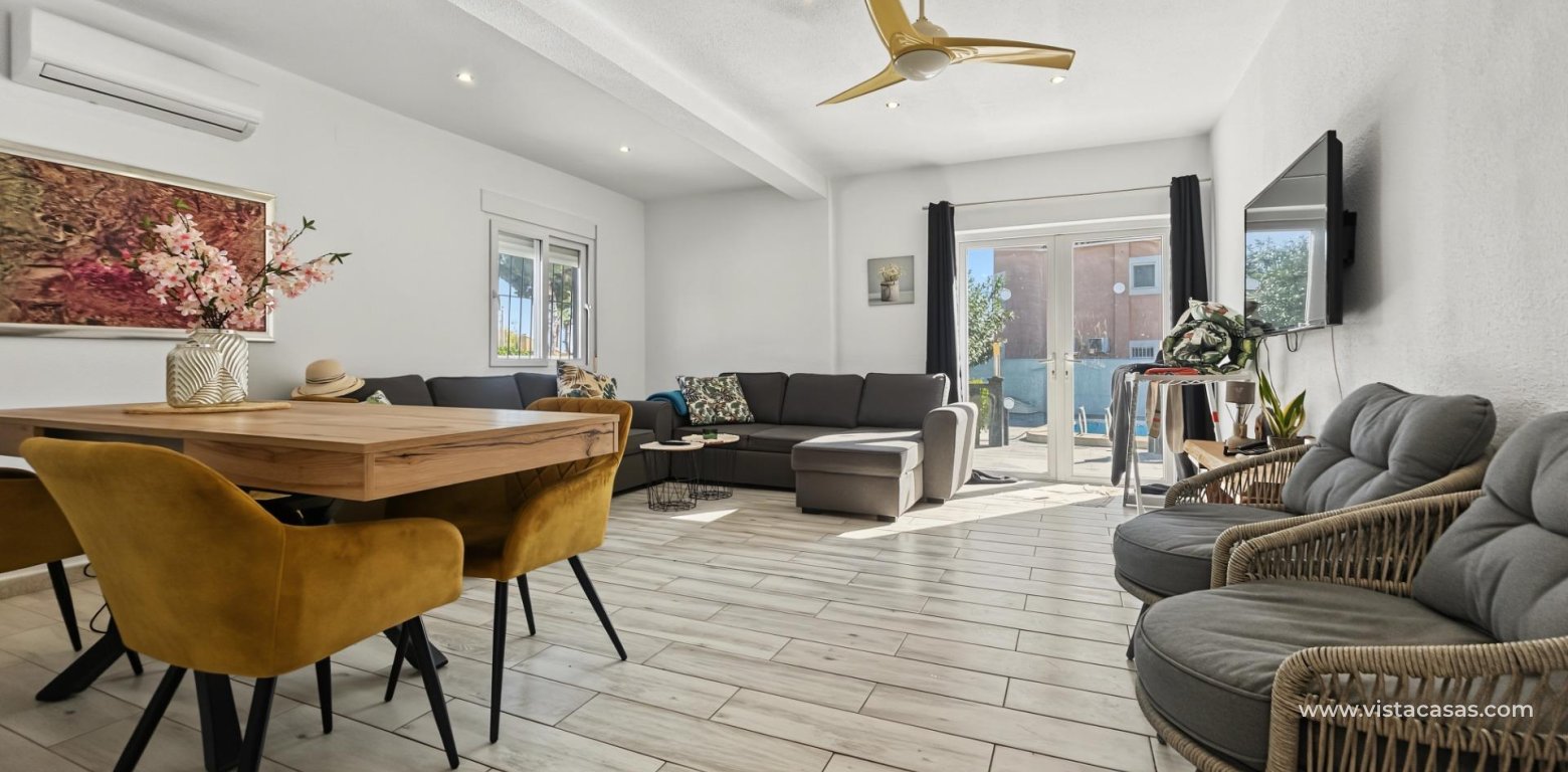 Resale - Villa - Pinar de Campoverde