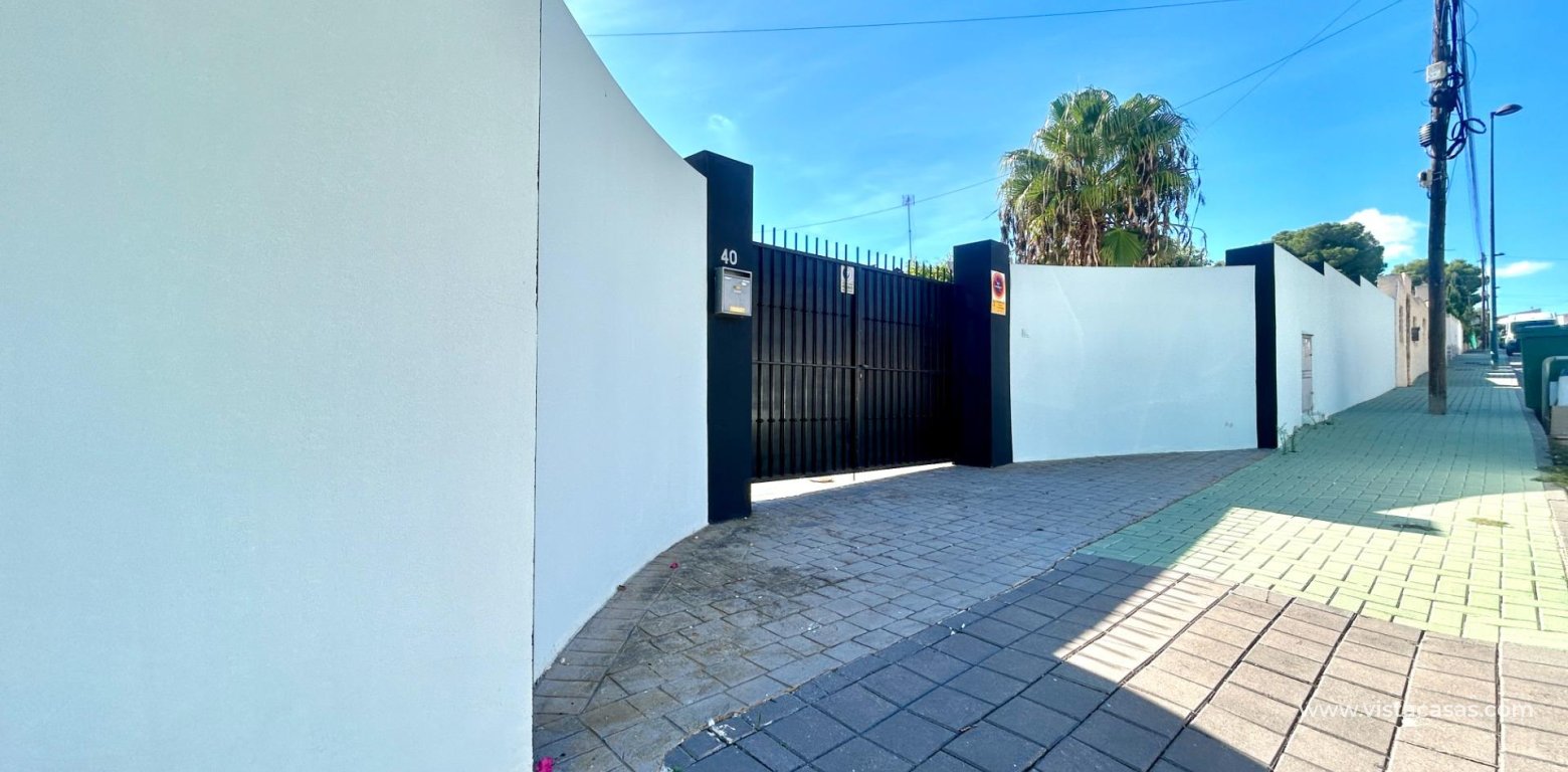 Resale - Villa - Pinar de Campoverde
