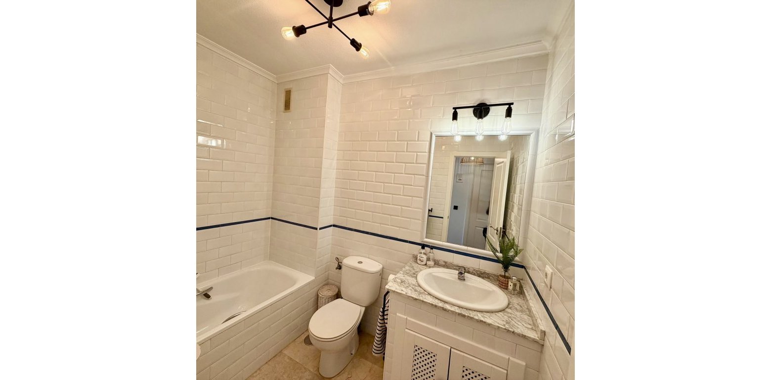 Resale - Apartment - Villamartin - PAU 8