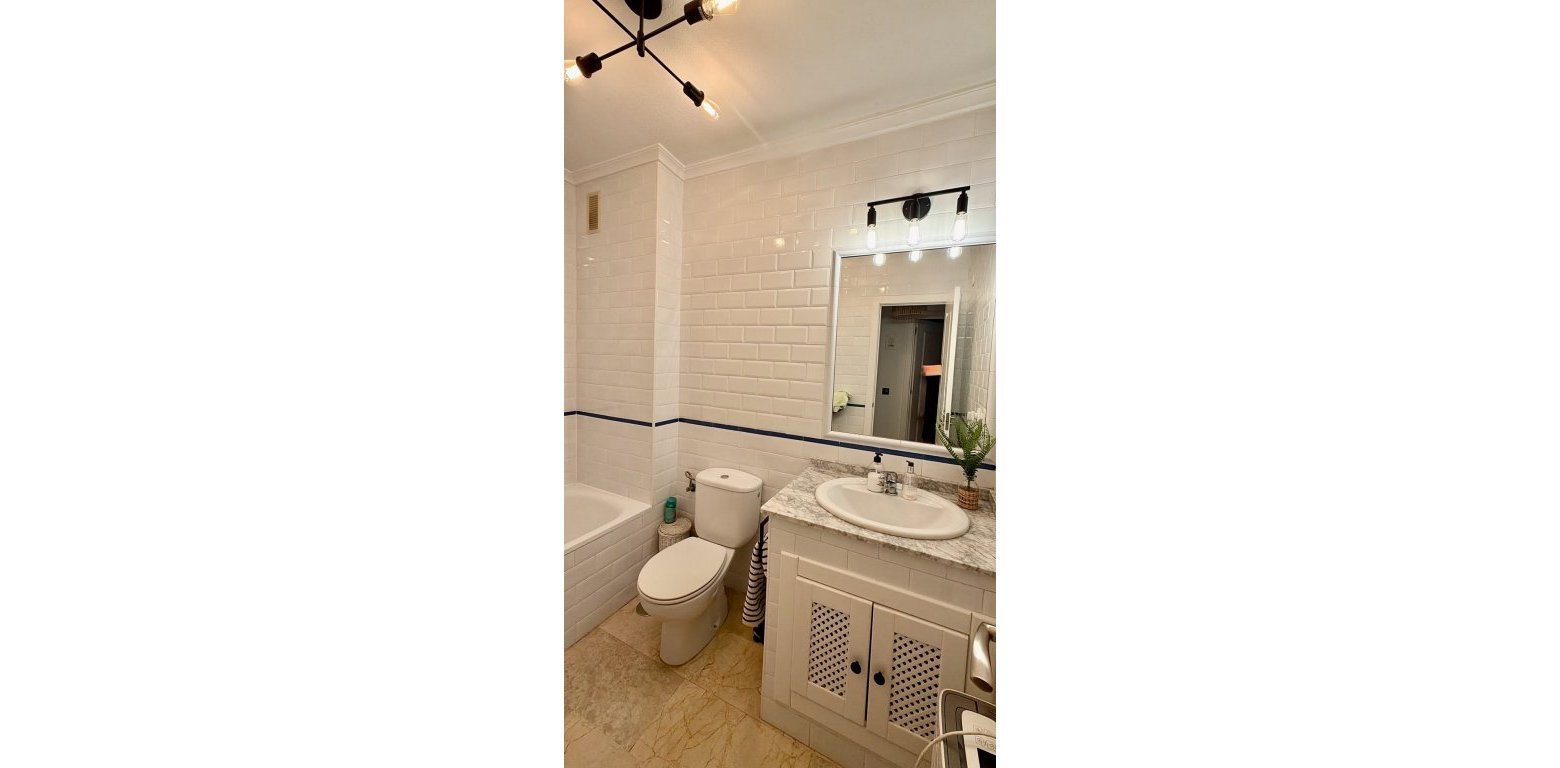 Resale - Apartment - Villamartin - PAU 8