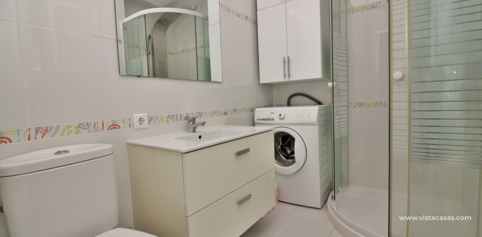 Apartment for sale in Las Brisas 2 Villamartin golf bathroom