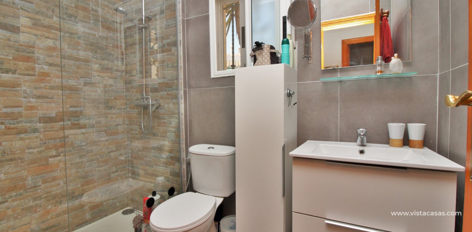 Bungalow for sale Montegolf 3 Villamartin bathroom