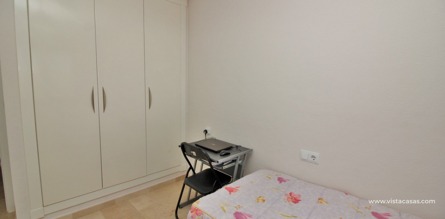 Buhardilla townhouse for sale in Pau 8 Villamartin Las Mariposas twin bedroom fitted wardrobes