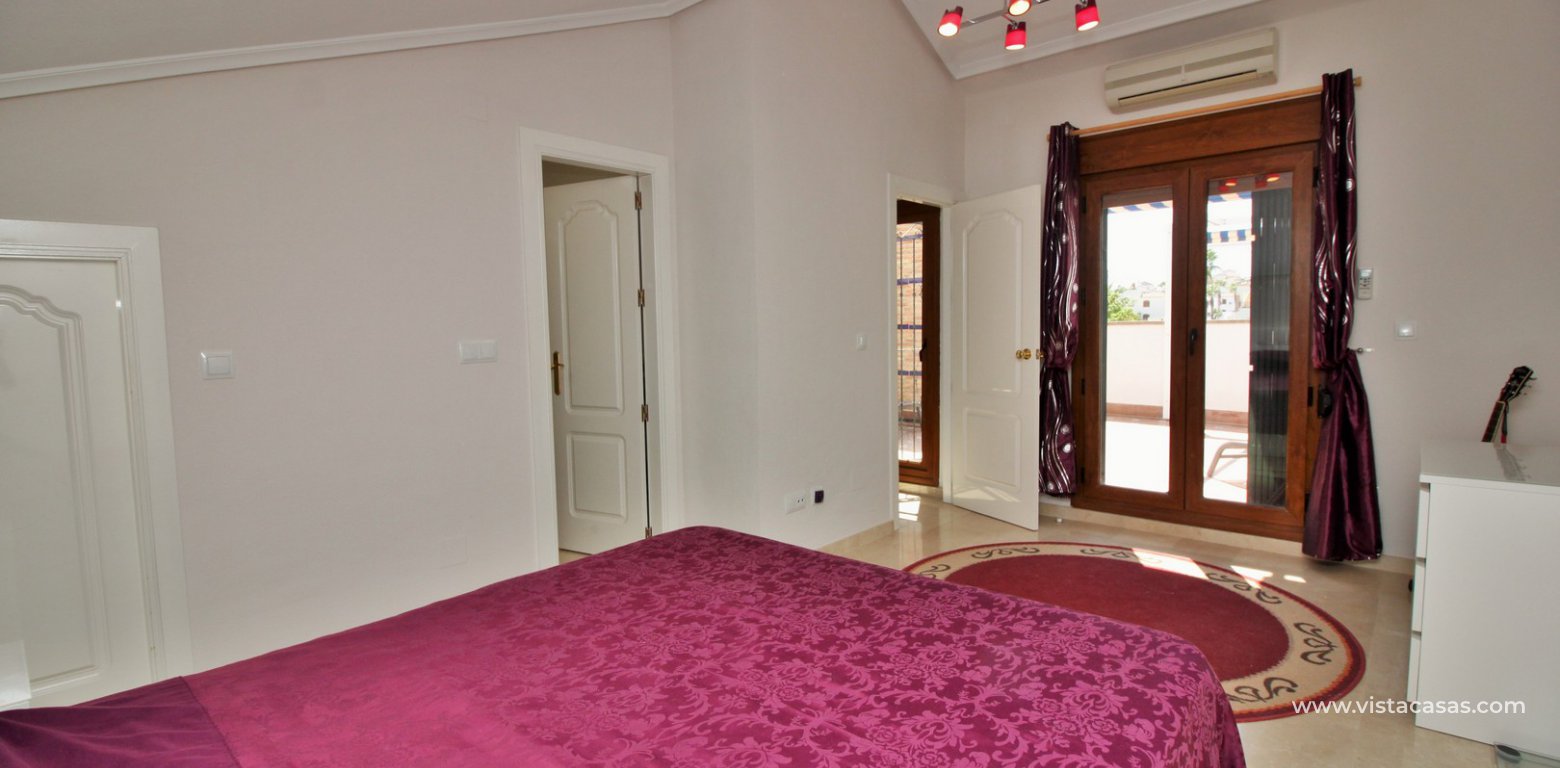 Buhardilla townhouse for sale in Pau 8 Villamartin Las Mariposas master bedroom 2