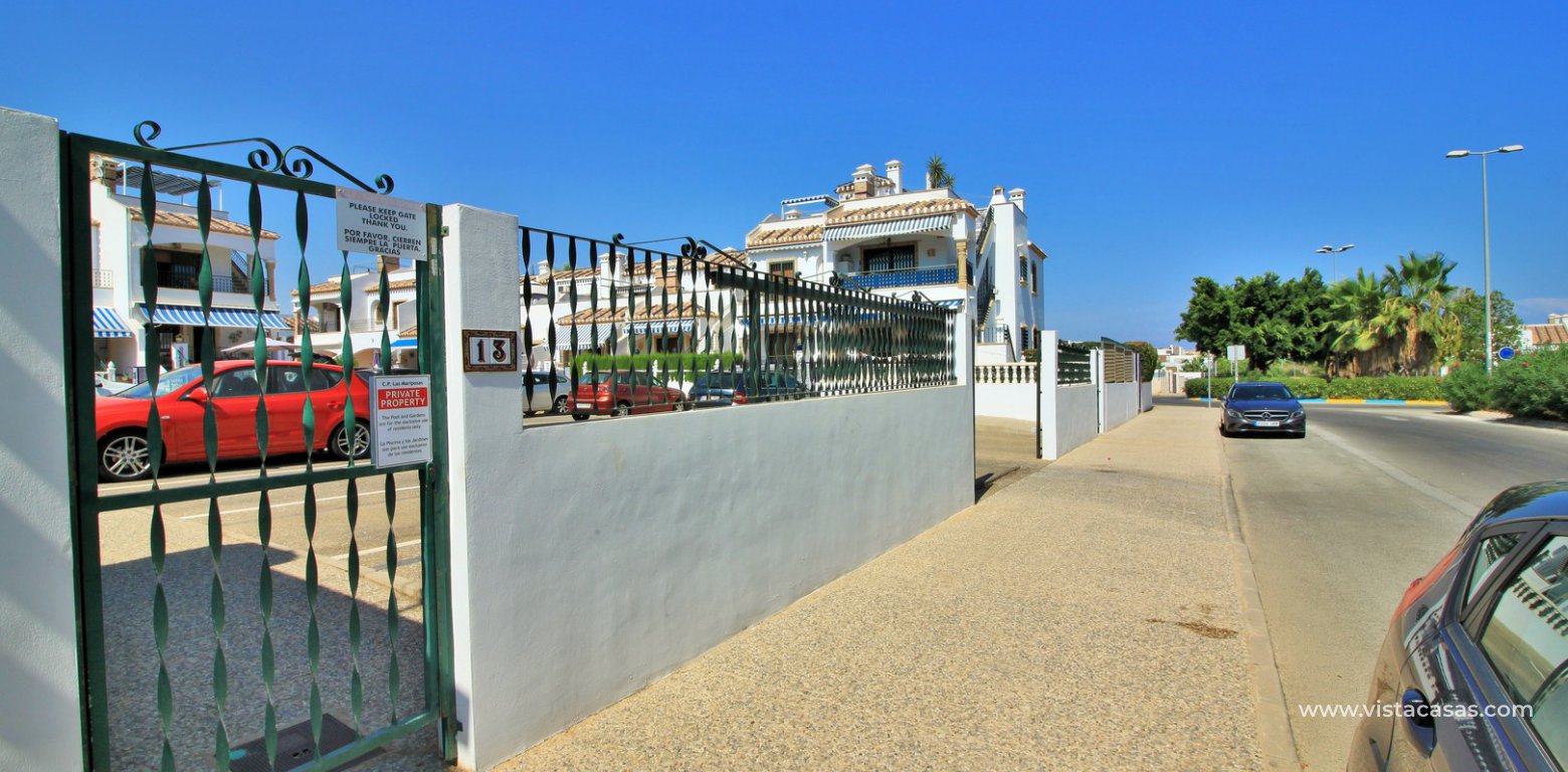 Buhardilla townhouse for sale in Pau 8 Villamartin Las Mariposas gated community