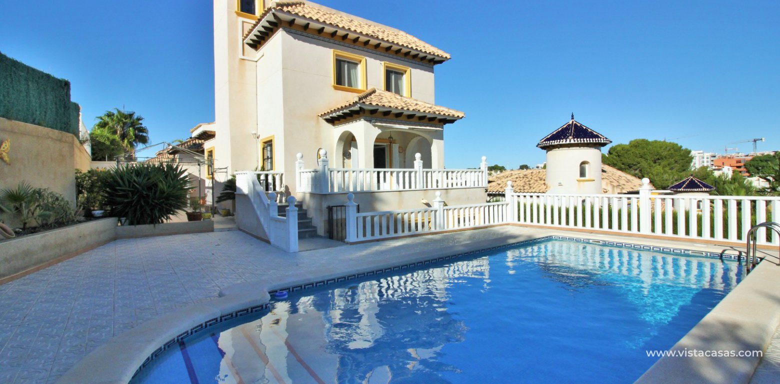 Resale - Villa - Villamartin