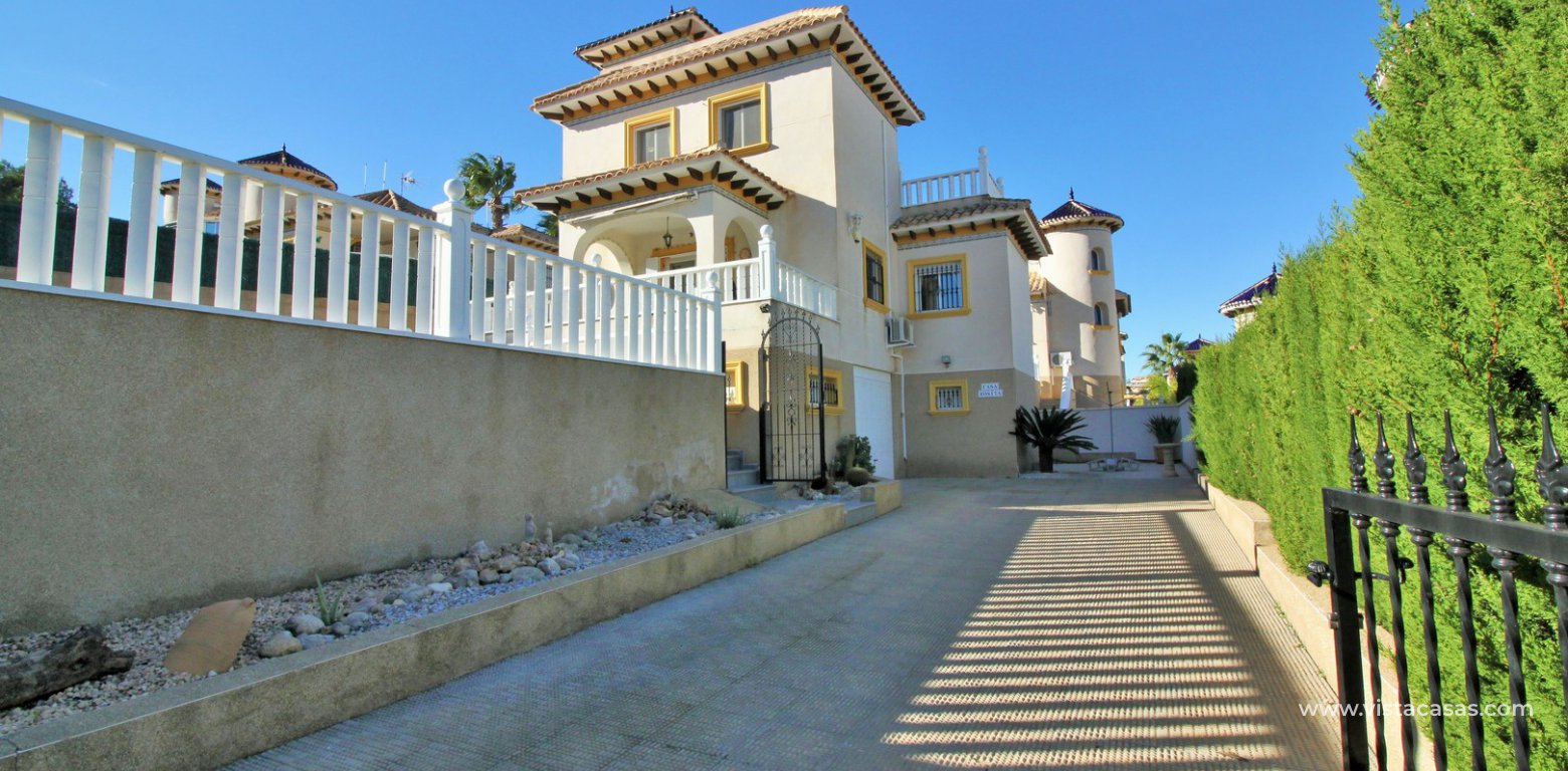 Resale - Villa - Villamartin