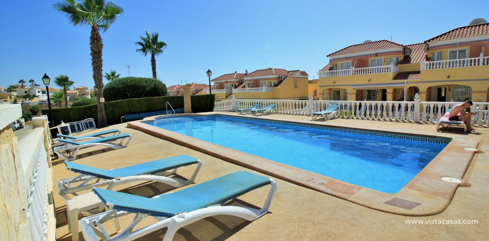 Townhouse for sale in Bosque de las Lomas Villamartin pool