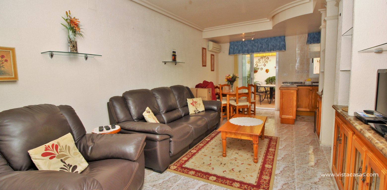 Townhouse for sale in Bosque de las Lomas Villamartin lounge