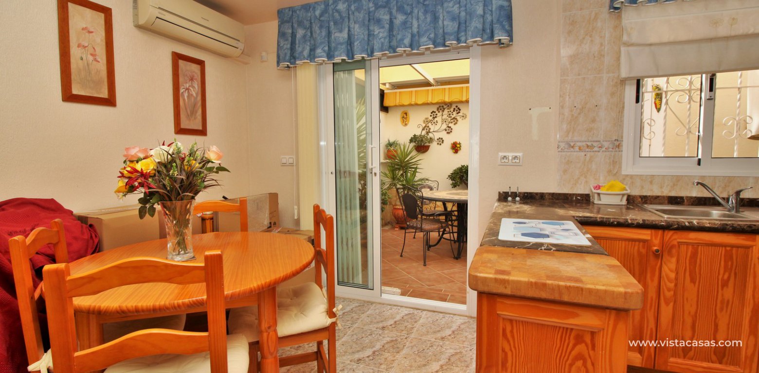 Townhouse for sale in Bosque de las Lomas Villamartin dining area
