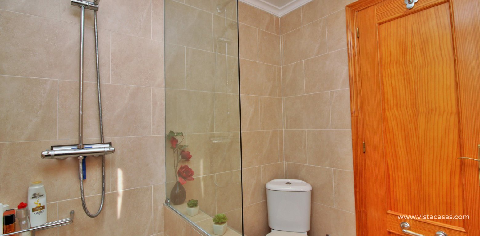 Townhouse for sale in Bosque de las Lomas Villamartin bathroom walk-in shower
