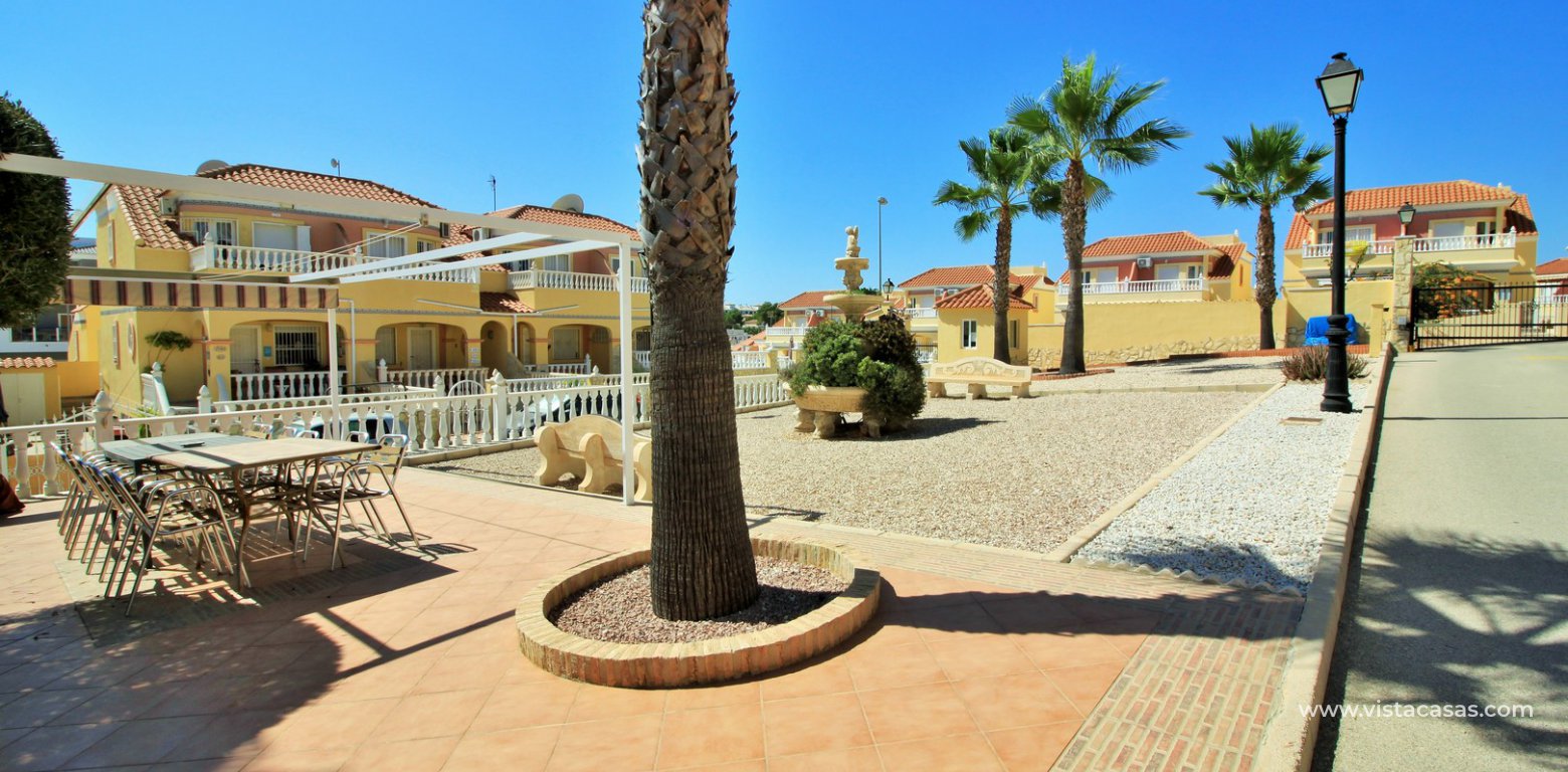 Townhouse for sale in Bosque de las Lomas Villamartin communal gardens 2