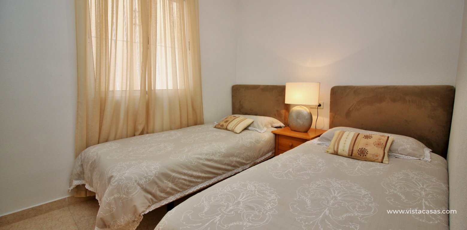 Apartment for sale Marbella Golf Villamartin twin bedroom