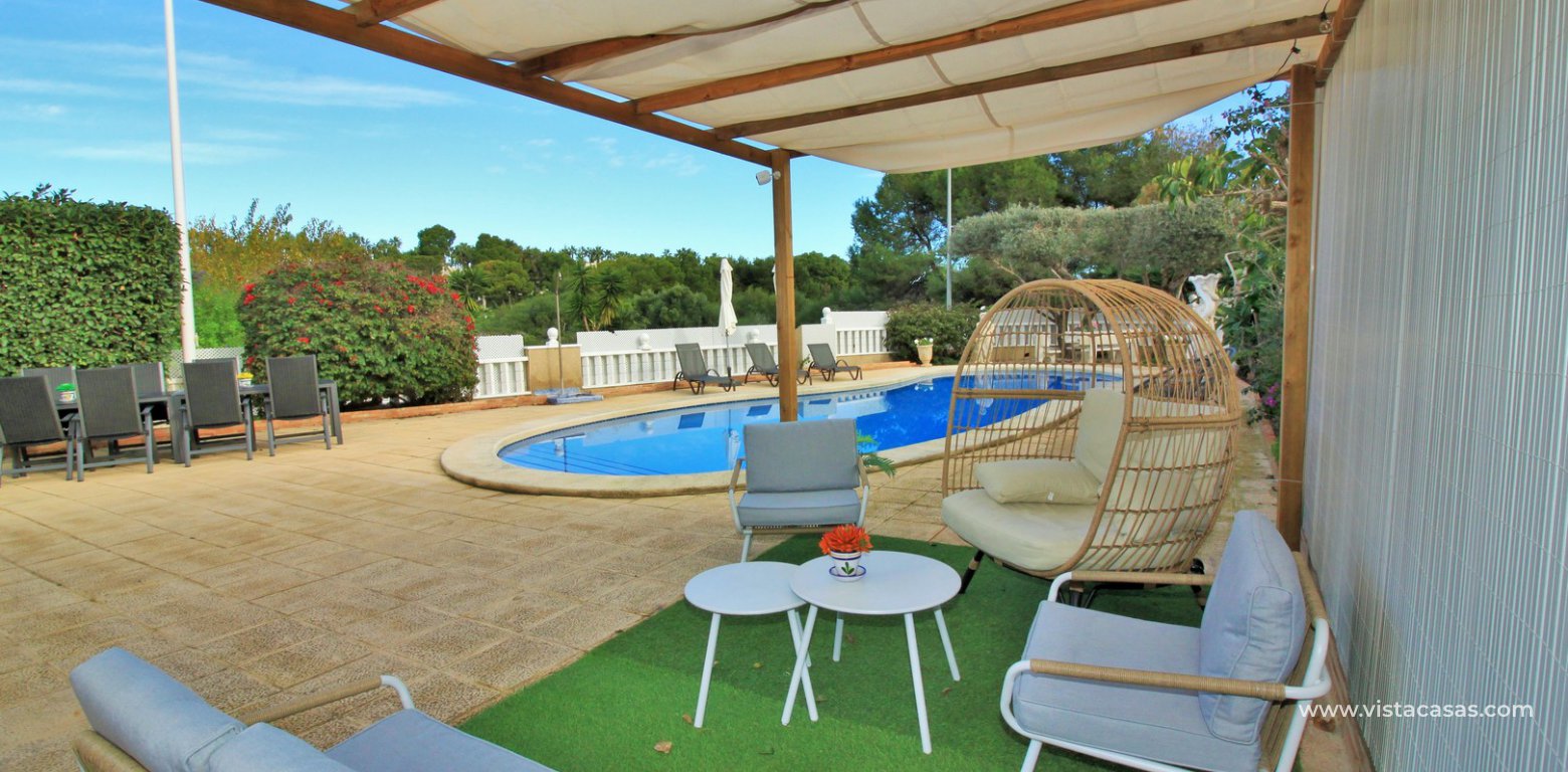 Detached villa with private pool and garage for sale Pinada Golf I Villamartin garden