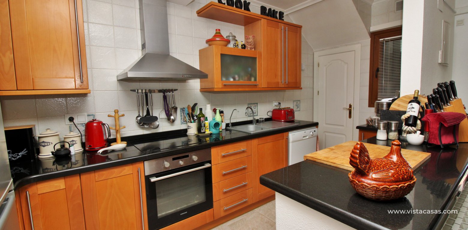 South facing Lola bungalow for sale Pau 8 Villamartin kitchen