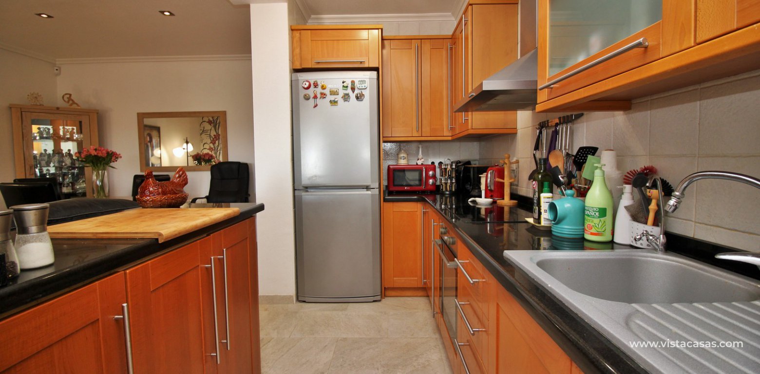 South facing Lola bungalow for sale Pau 8 Villamartin kitchen 2