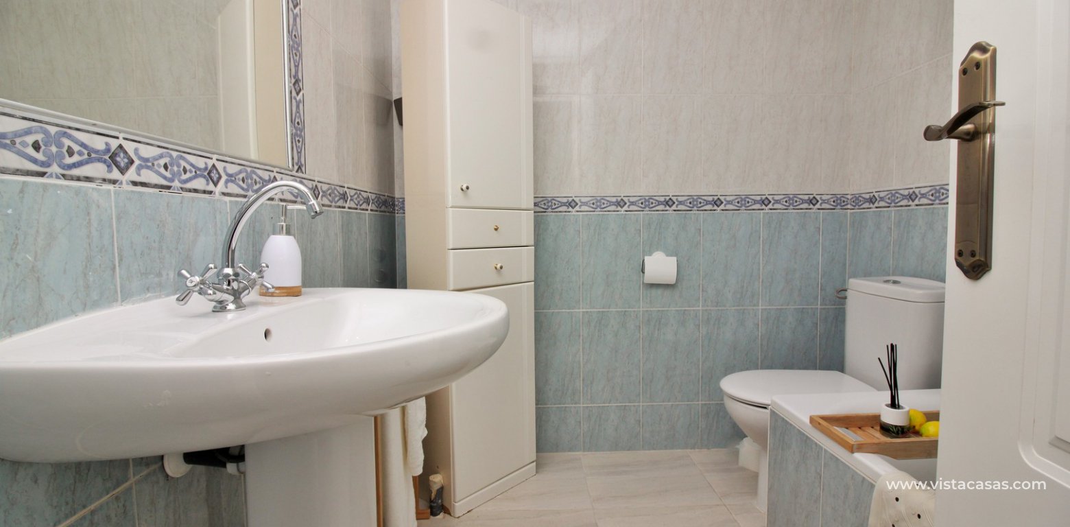 Renovated bungalow for sale Villamartin bathroom