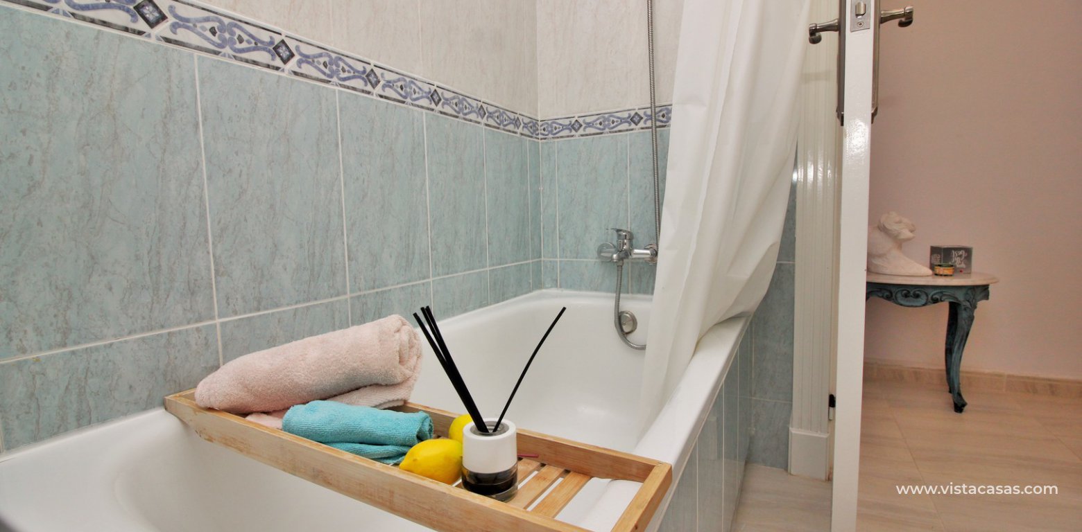 Renovated bungalow for sale Villamartin bathroom 2