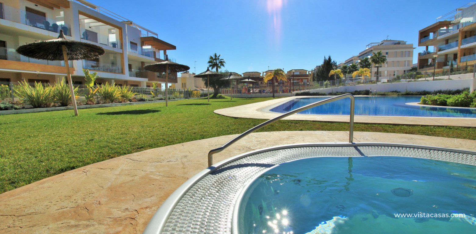 South facing apartment overlooking the pool for sale in Residencial Gala Los Dolses Orihuela Costa jacuzzi