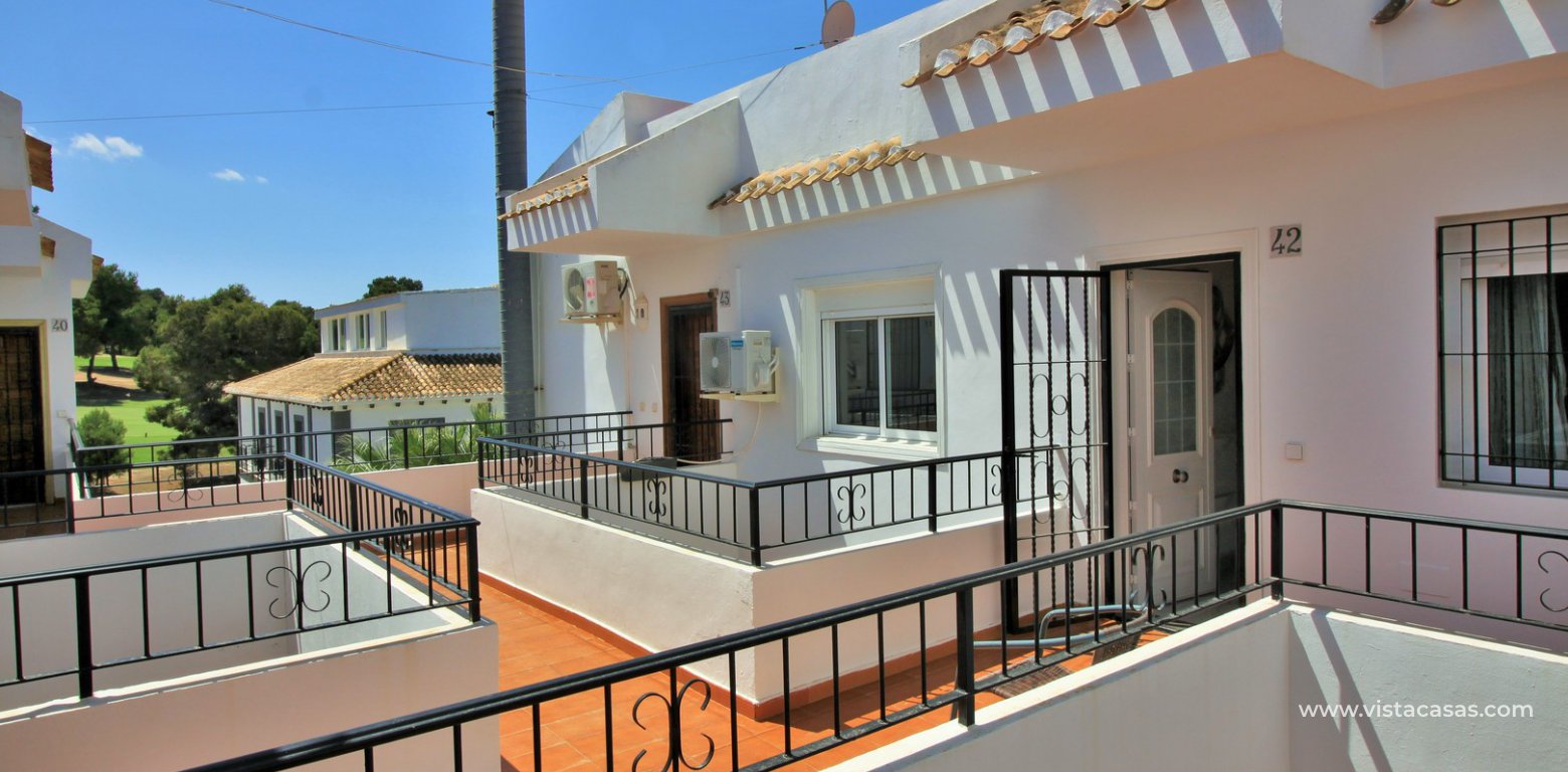 Renovated apartment overlooking the pool for sale in the Villamartin Plaza entrance