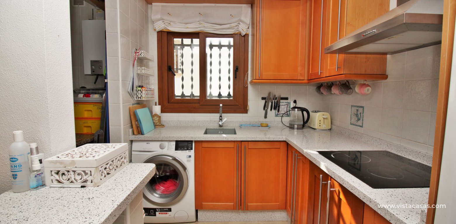 Top floor apartment for sale calle Otelo Pau 8 Villamartin kitchen 2