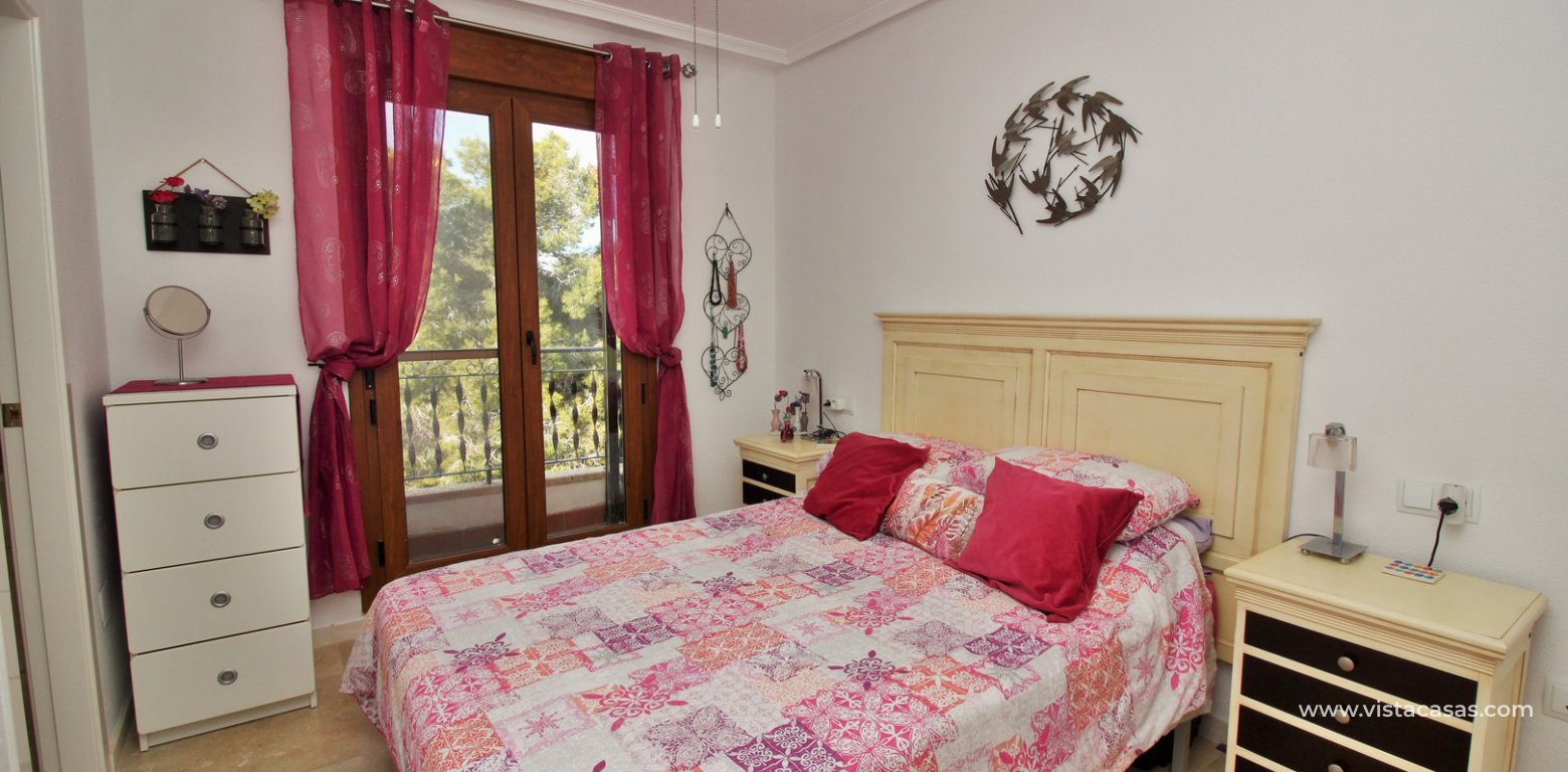 Top floor apartment for sale calle Otelo Pau 8 Villamartin master bedroom