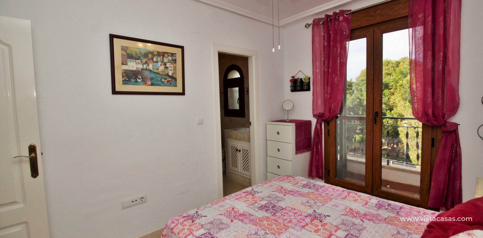 Top floor apartment for sale calle Otelo Pau 8 Villamartin master bedroom ensuite