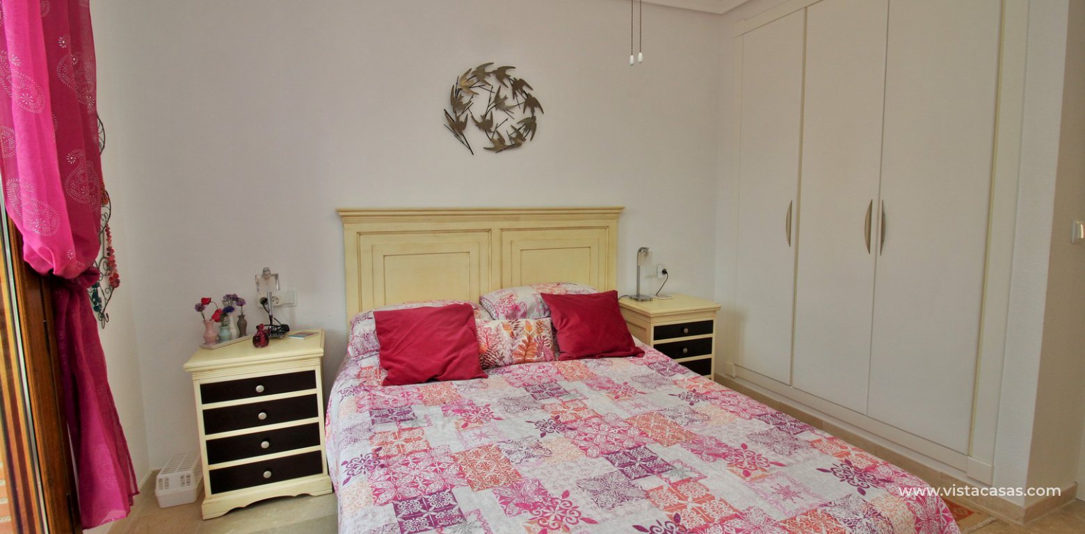 Top floor apartment for sale calle Otelo Pau 8 Villamartin master bedroom fitted wardrobes