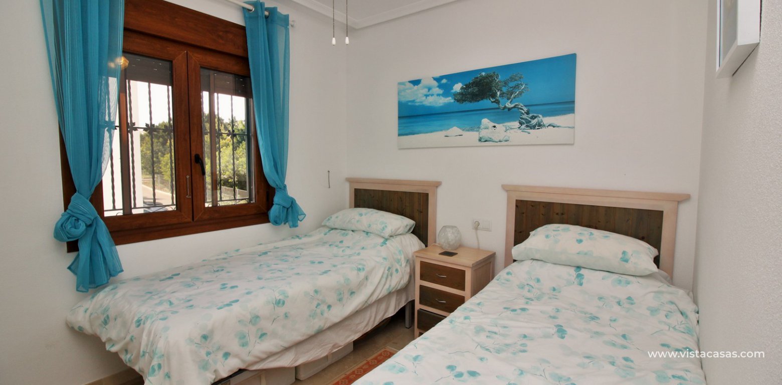 Top floor apartment for sale calle Otelo Pau 8 Villamartin twin bedroom