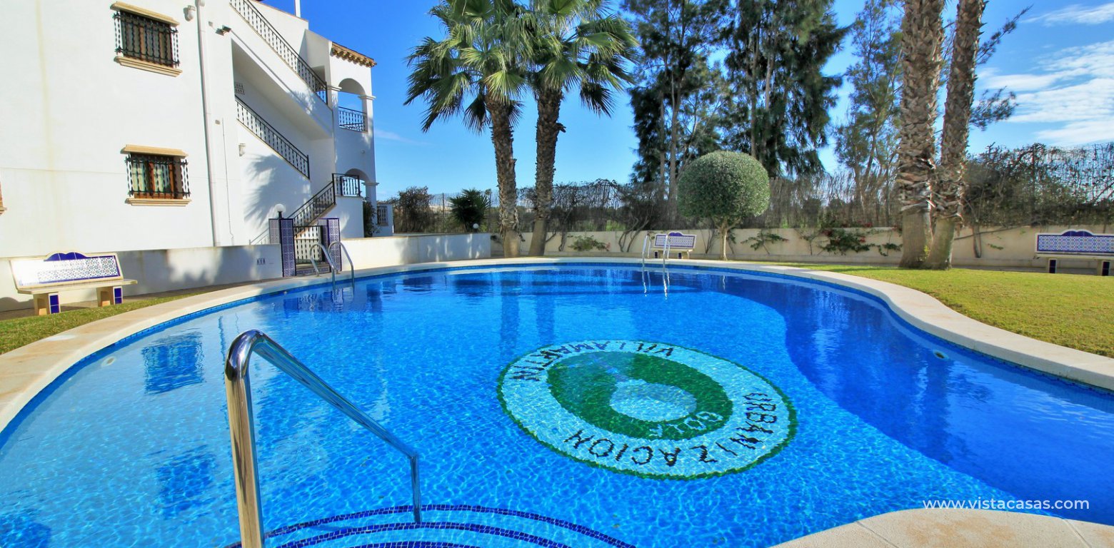 Top floor apartment for sale calle Otelo Pau 8 Villamartin swimming pool